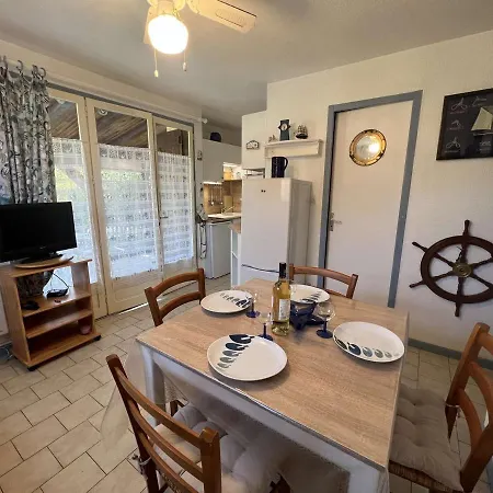 Pavillon 3 Pieces Avec Jardinet, Terrasse, Et Piscine - 4 Personnes, - Fr-1-701-26 Apartment *