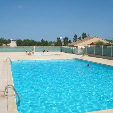 Pavillon 3 Pieces Avec Jardinet, Terrasse, Et Piscine - 4 Personnes, - Fr-1-701-26
