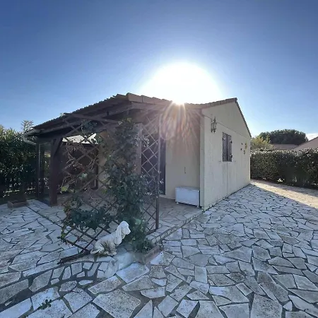 Pavillon 3 Pieces Avec Jardinet, Terrasse, Et Piscine - 4 Personnes, - Fr-1-701-26