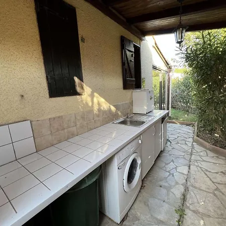 Pavillon 3 Pieces Avec Jardinet, Terrasse, Et Piscine - 4 Personnes, - Fr-1-701-26 Apartment *