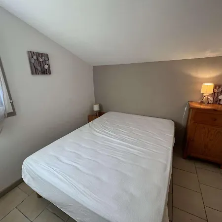 Apartment Pavillon 3 Pieces Avec Jardinet, Terrasse, Et Piscine - 4 Personnes, - Fr-1-701-26 *